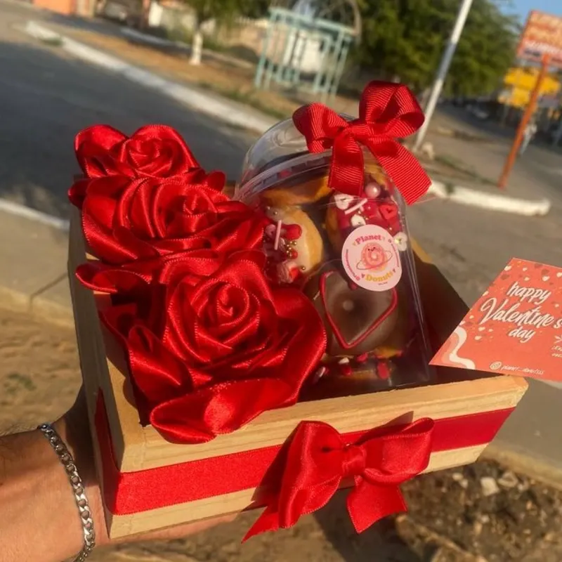 Caja y Vaso de cúpula con minidonas