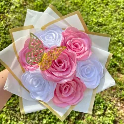 Ramo de 7 rosas eternas