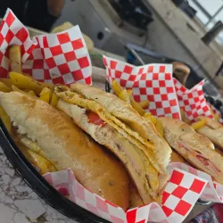 Sandwich de jamon y queso