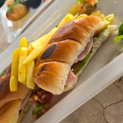 Sandwich de jamon y queso