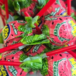 Chupa chups de sandia con chicle