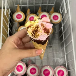 Cono de Helado de vainilla/fresa La Menorquina