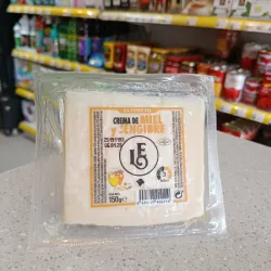 Queso con Crema de Miel y Jengibre