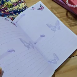 Diario de mariposas moradas 