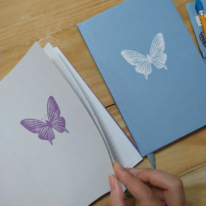 Diseño de mariposas minimalista 