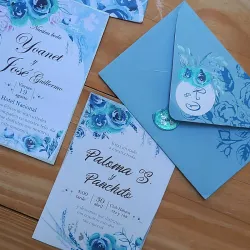 Invitación de rosas azules
