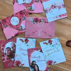 Invitación de rosas rojas 
