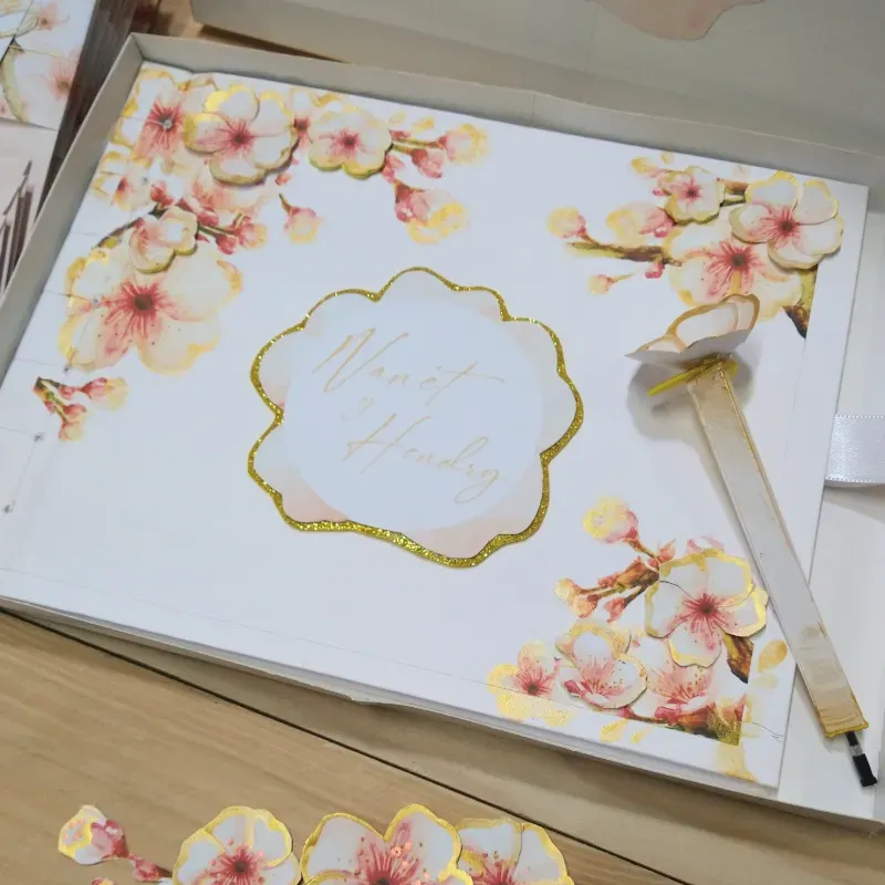 Libro de firmas color crema de Ceresos 