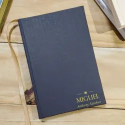 Negro minimalista con nombre 