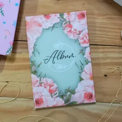 Álbum scrapbook de flores