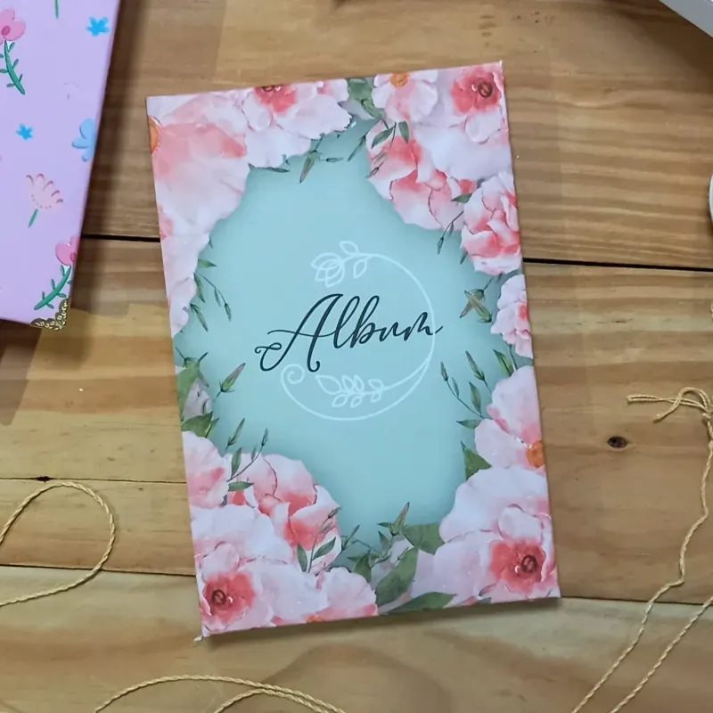 Álbum scrapbook de flores
