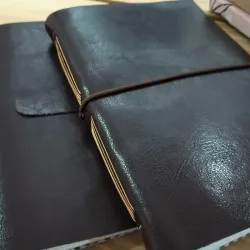 Cuaderno de vinil Carmelita con elástico 