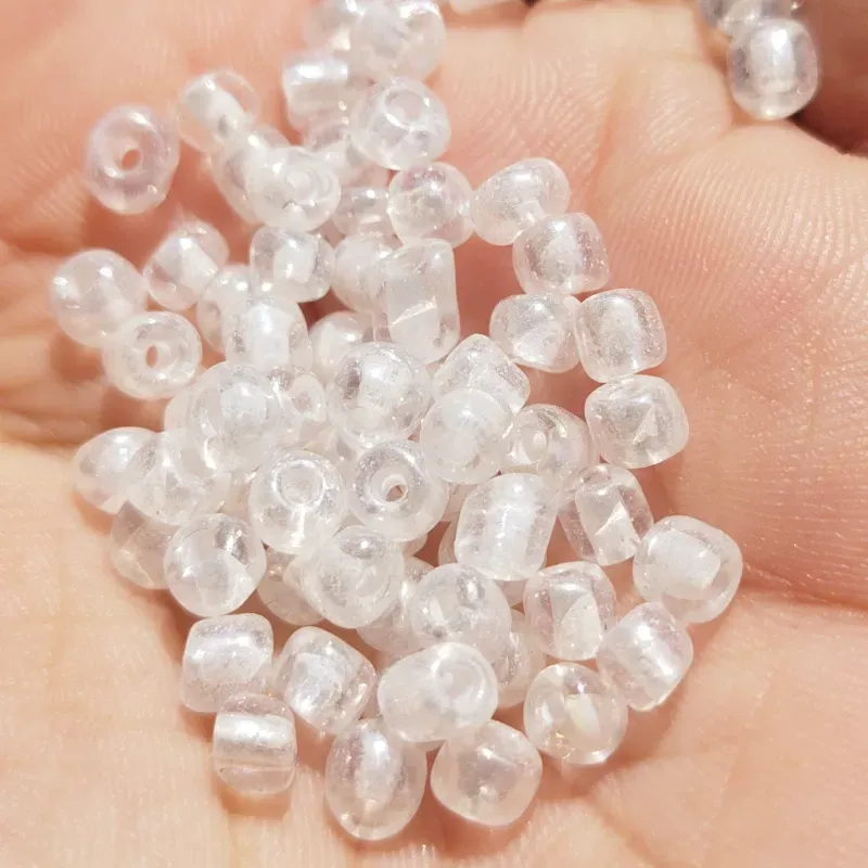 Chaquirón blanco traslúcido.