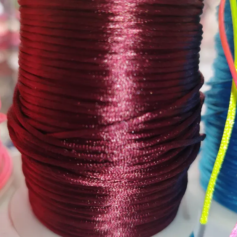 Cola de rata 1 mm rojo vino