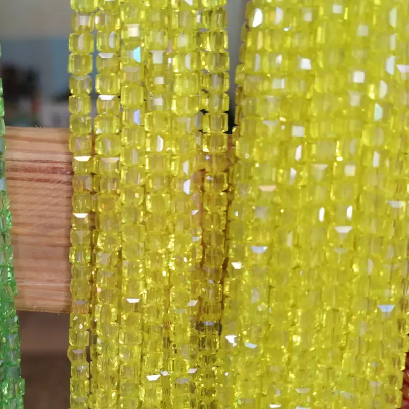 Cubos de cristal amarillo 6x6