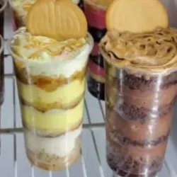 Postre en vasos de panetela de chocolate (7 onzas)