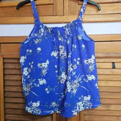Blusa azul estampada