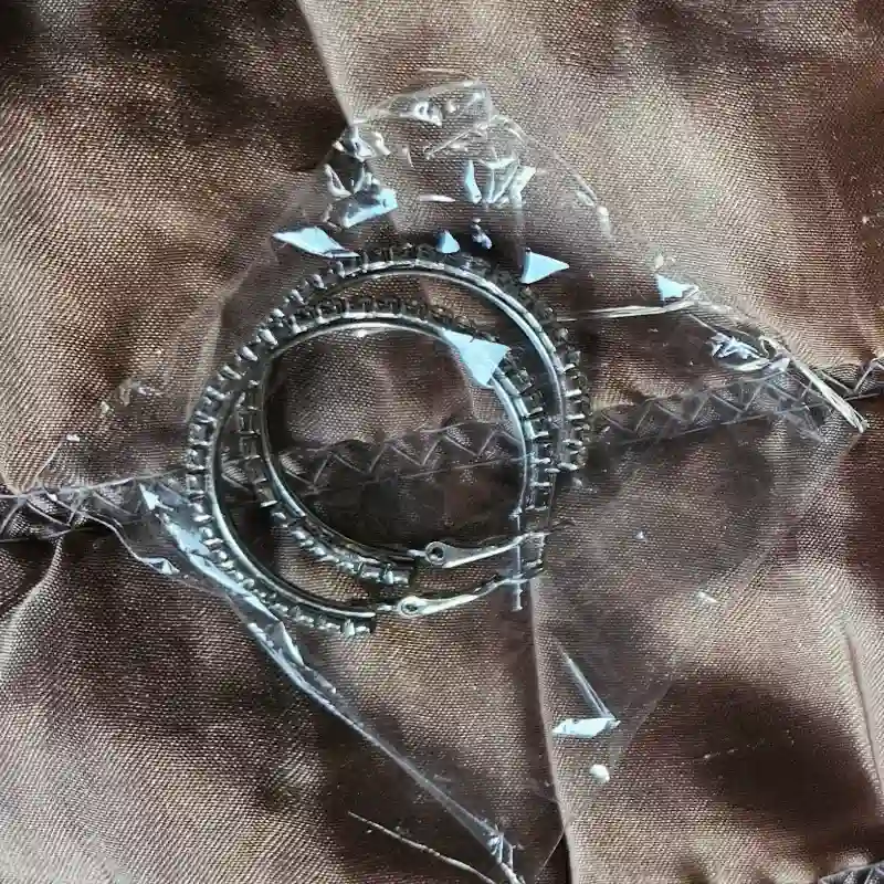 Argollas plateadas pequeñas