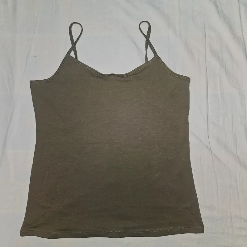 Blusa de tirantes verde olivo