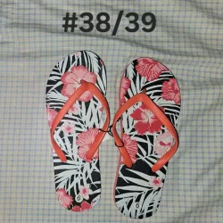 Chancletas de playa estampadas