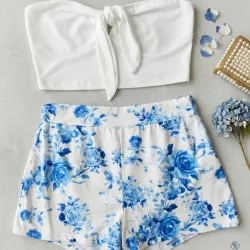Conjunto blanco y azul