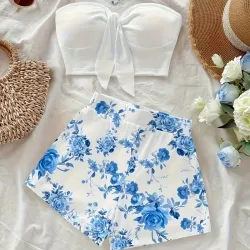 Conjunto de flores azules