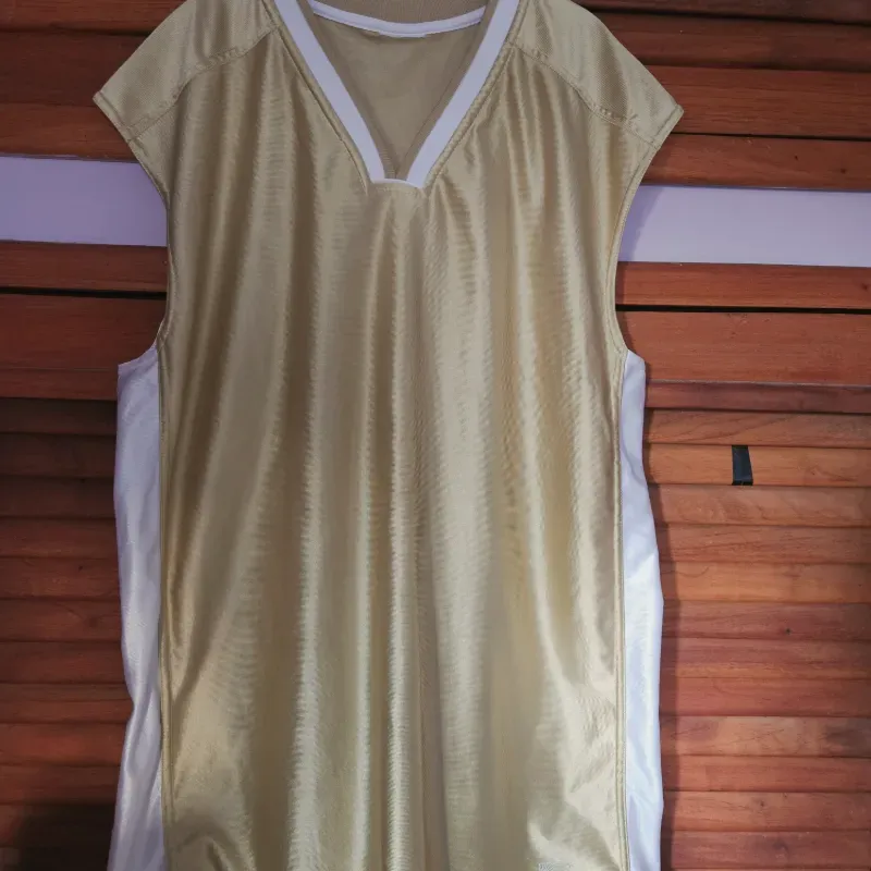 Desmangado amarillo de hombre