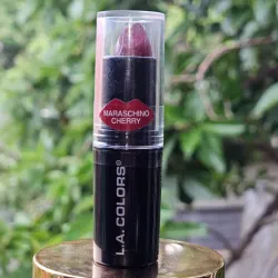 Labial rojo en barra