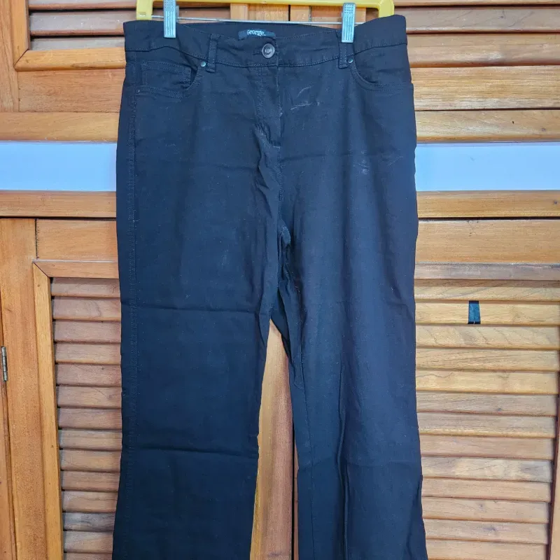 Pantalon negro corte recto