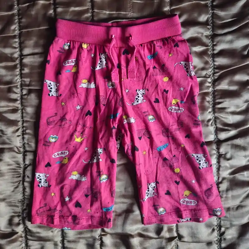 Pantalon rosado estampado