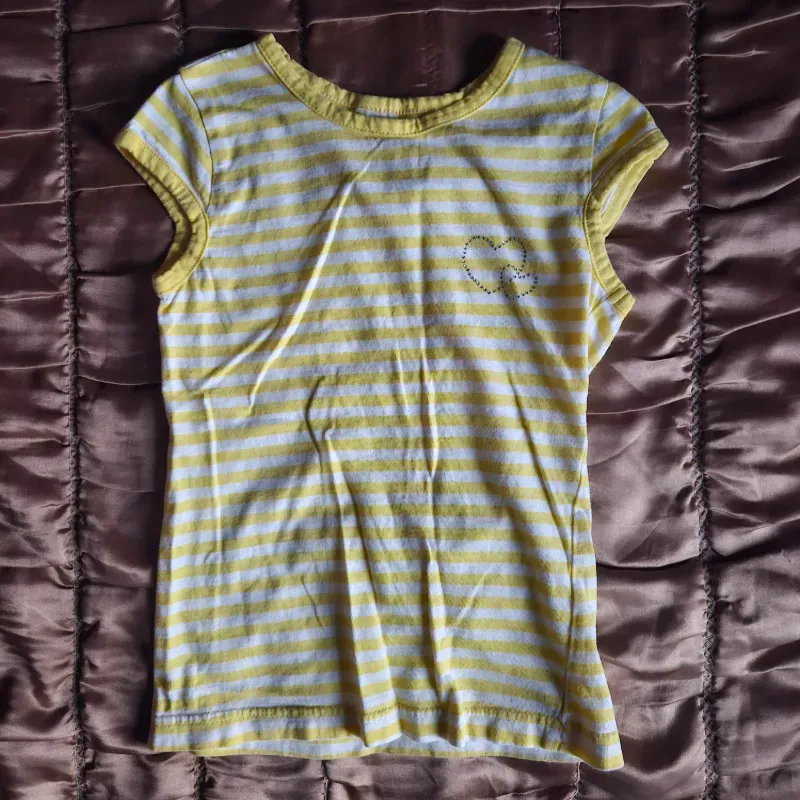 Pulover amarillo de rayas