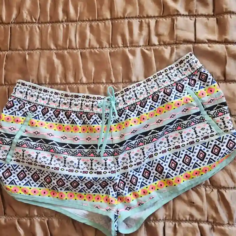 Short de nailon estampado