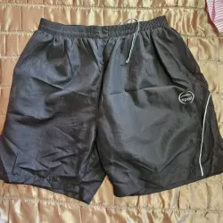 Short negro de nylon