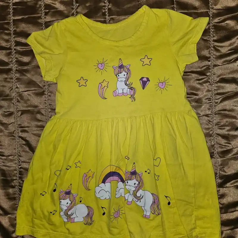 Vestido amarillo unicornios