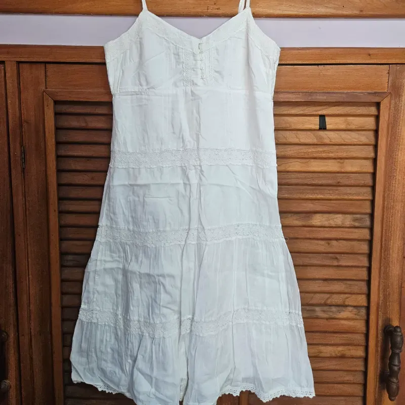 Vestido blanco de hilo