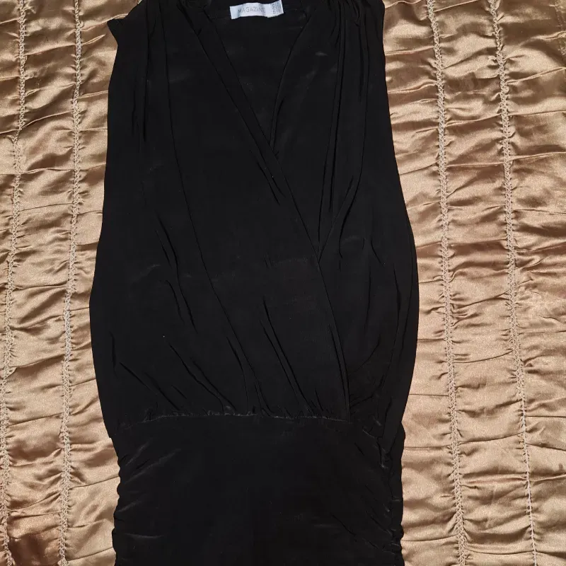 Vestido negro con faja