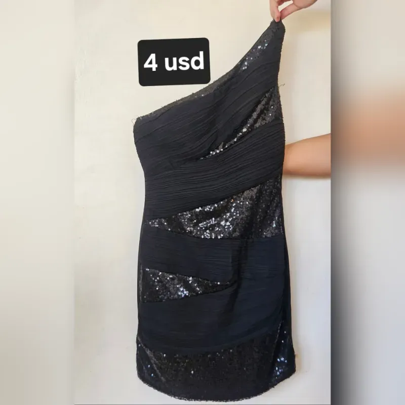 Vestido negro de brillo