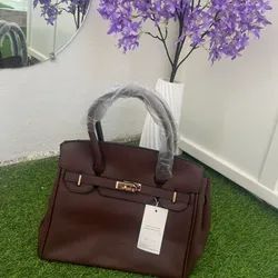 Cartera grande marrón oscuro