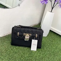 Cartera negra tamaño medio