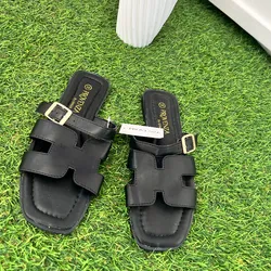 Sandalias negras bajitas