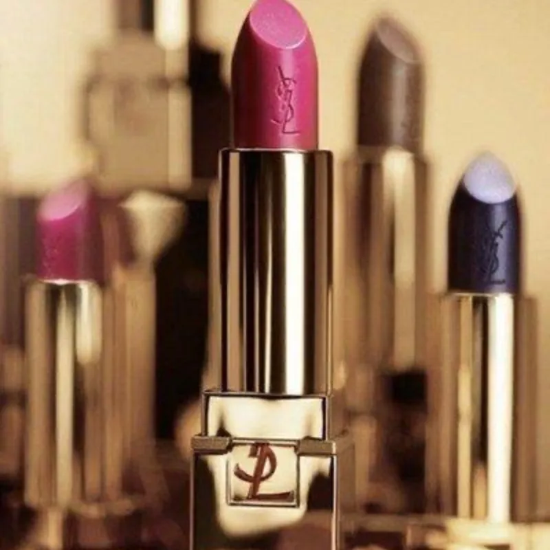 Labiales en Barra Yves Saint Laurent