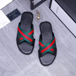 Chancletas Gucci 