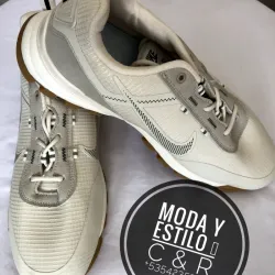 Nike ( beige ) 