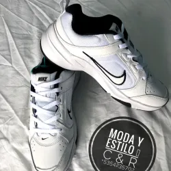 Nike ( blancos )
