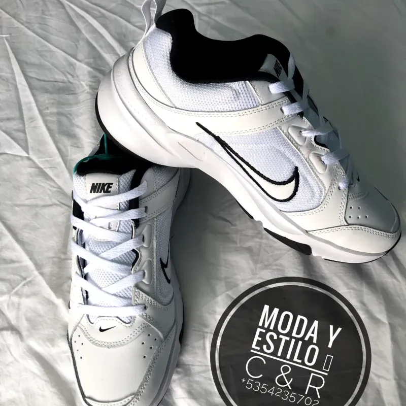 Nike ( blancos )
