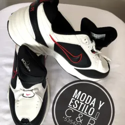 Nike Monark