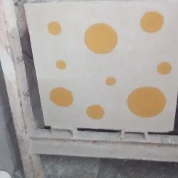 Lunar amarillo fondo blanco