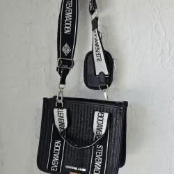 Cartera Steve Madden negra pequeña 