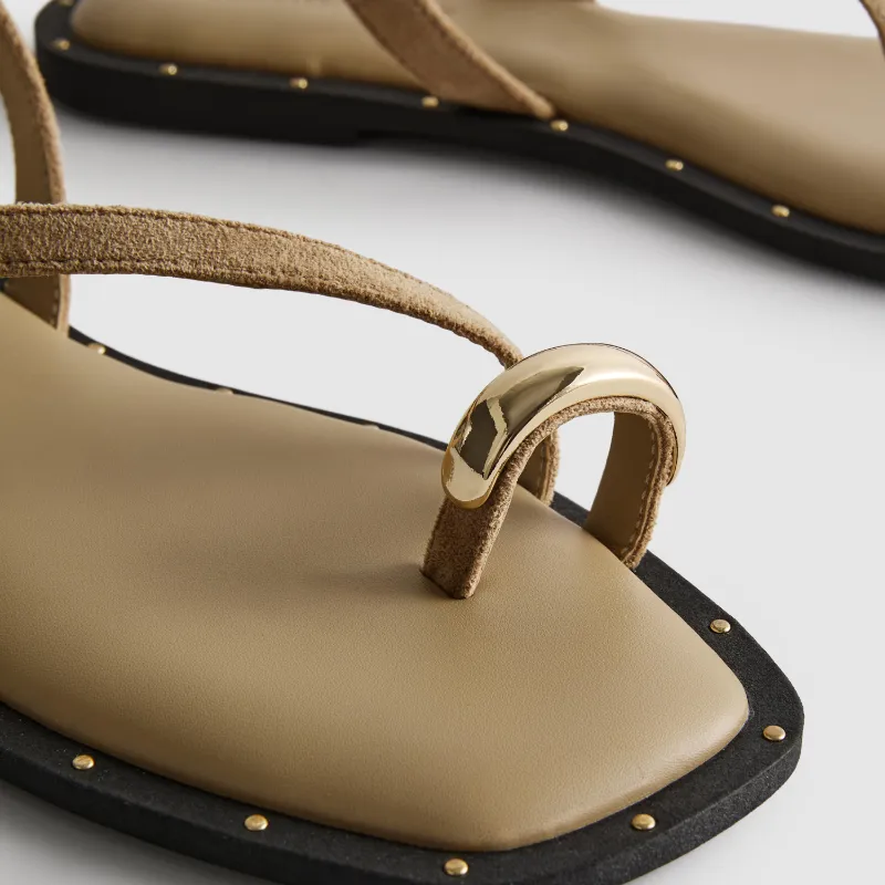 Sandalias carmelitas con pieza dorada