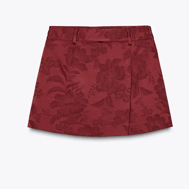 Saya short Zara rojo vino estampada